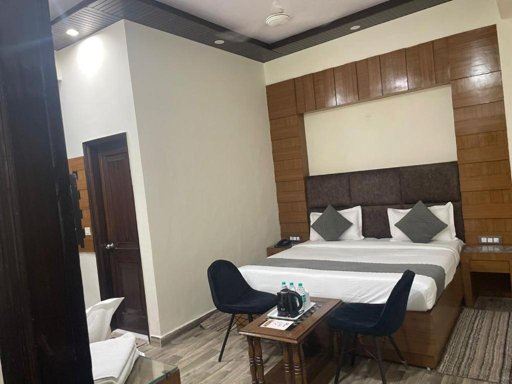 Hotel Radiance Delhi  Ngoại thất bức ảnh