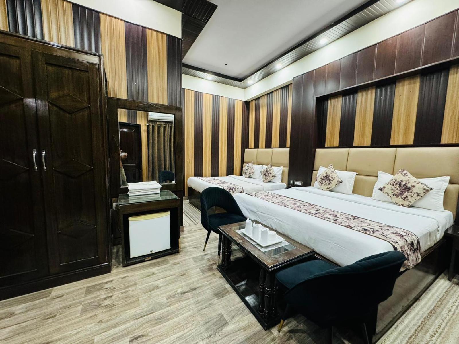 Hotel Radiance Delhi  Ngoại thất bức ảnh