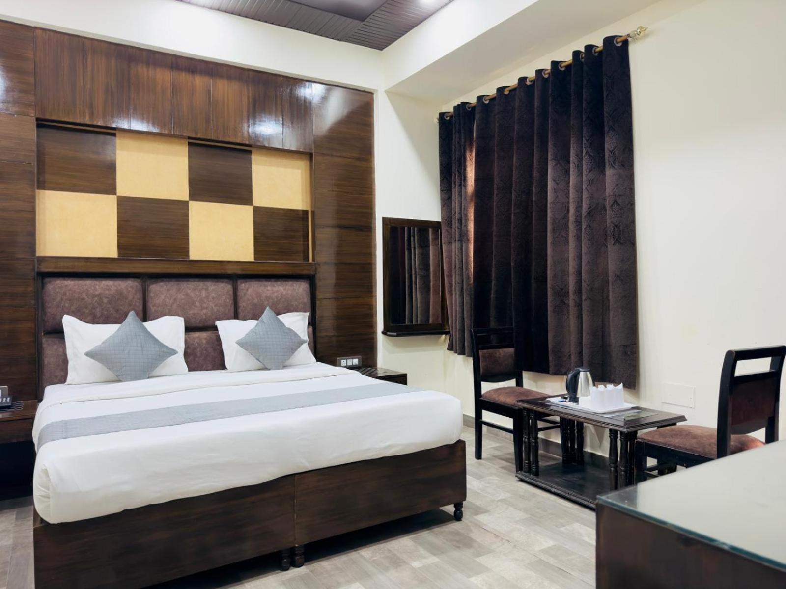 Hotel Radiance Delhi  Ngoại thất bức ảnh
