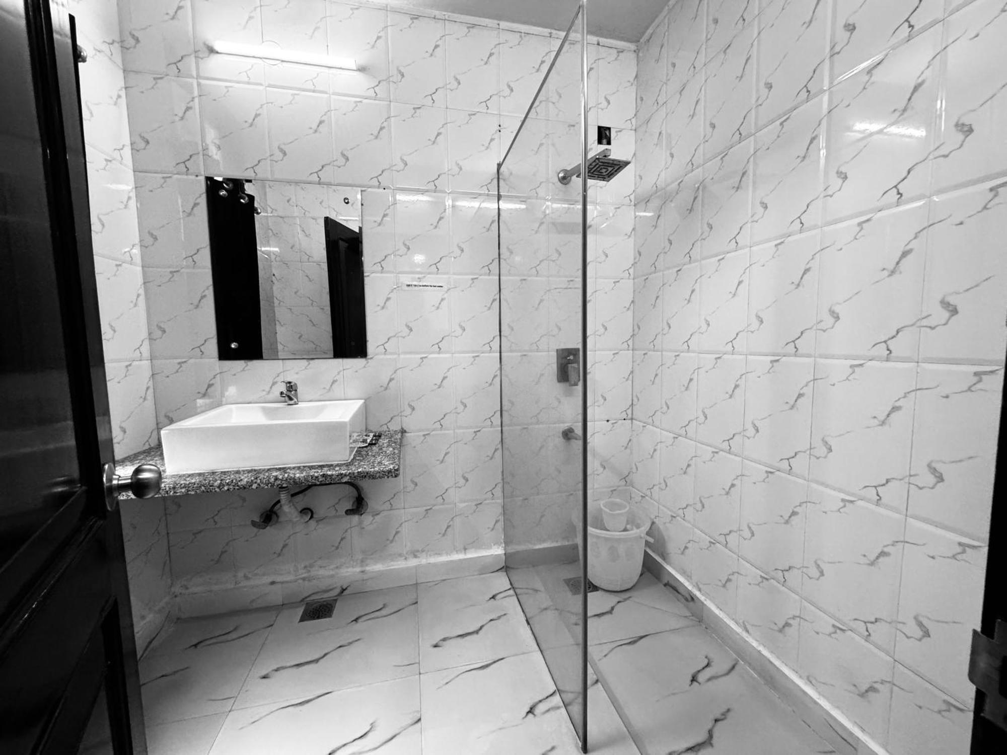 Hotel Radiance Delhi  Ngoại thất bức ảnh
