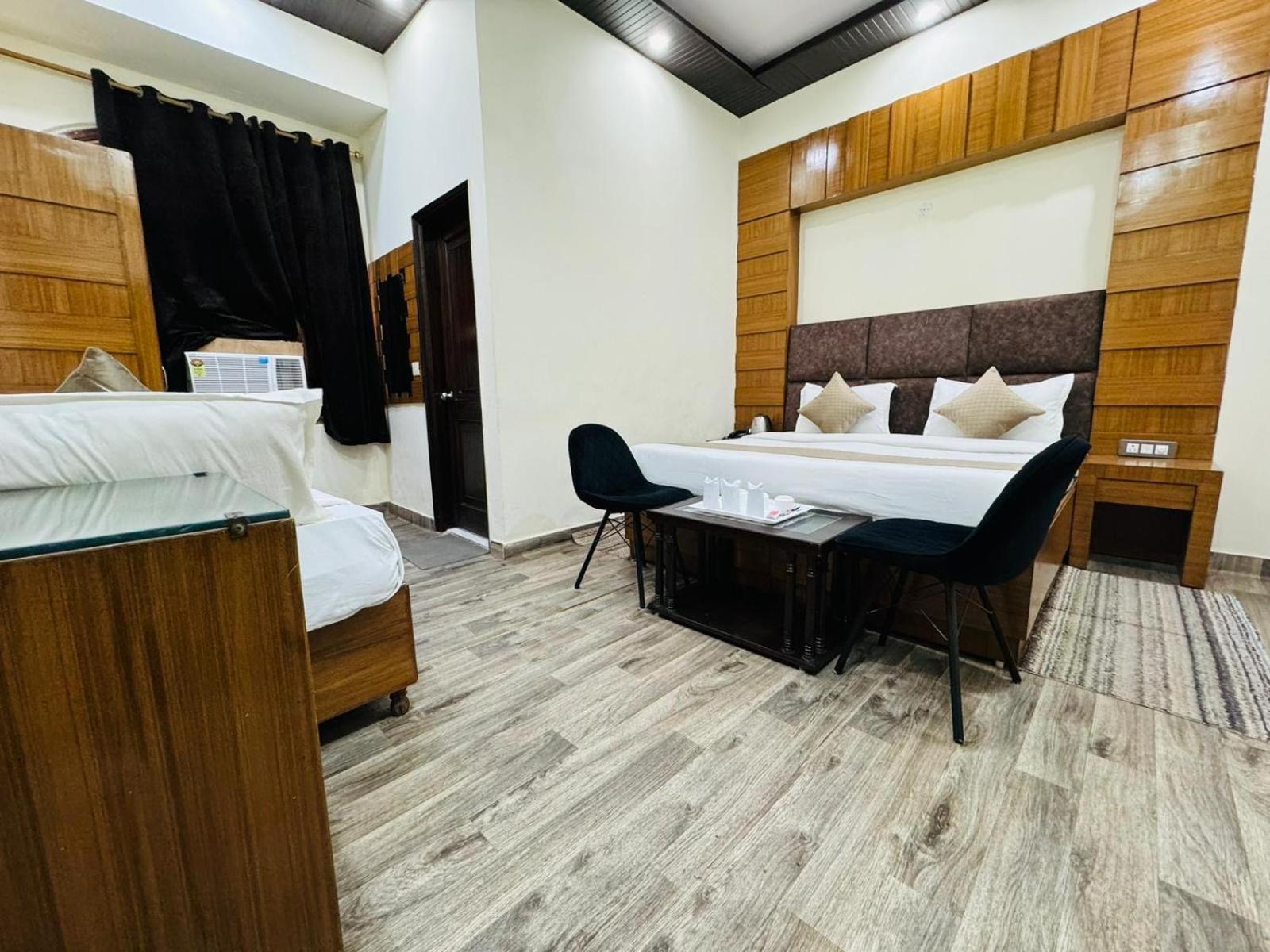 Hotel Radiance Delhi  Ngoại thất bức ảnh
