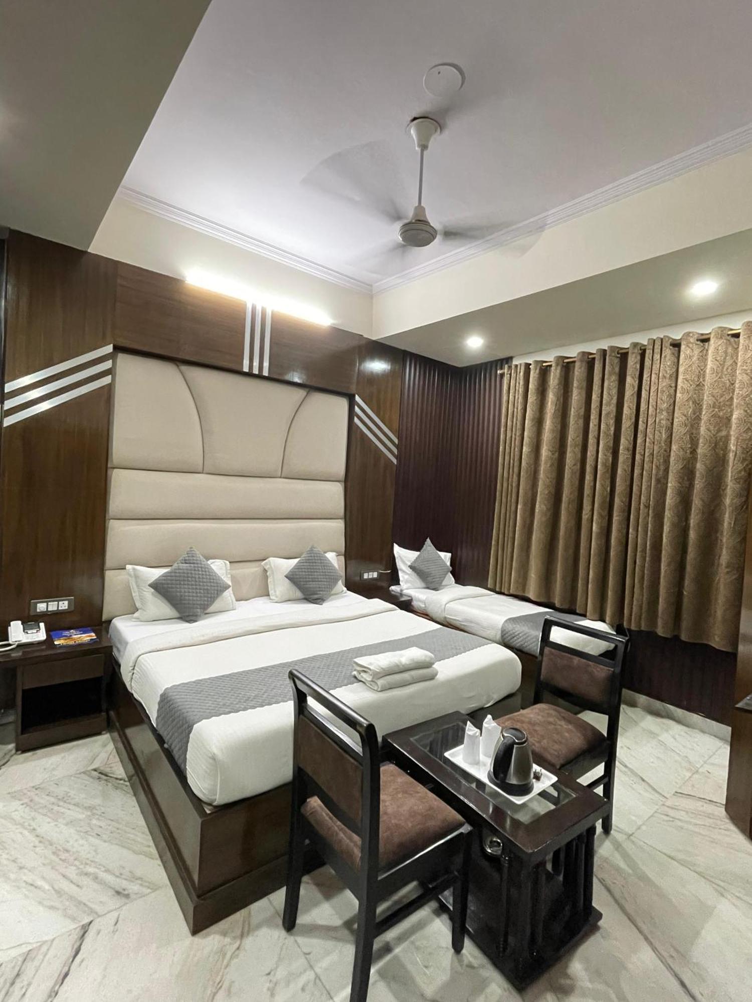 Hotel Radiance Delhi  Ngoại thất bức ảnh