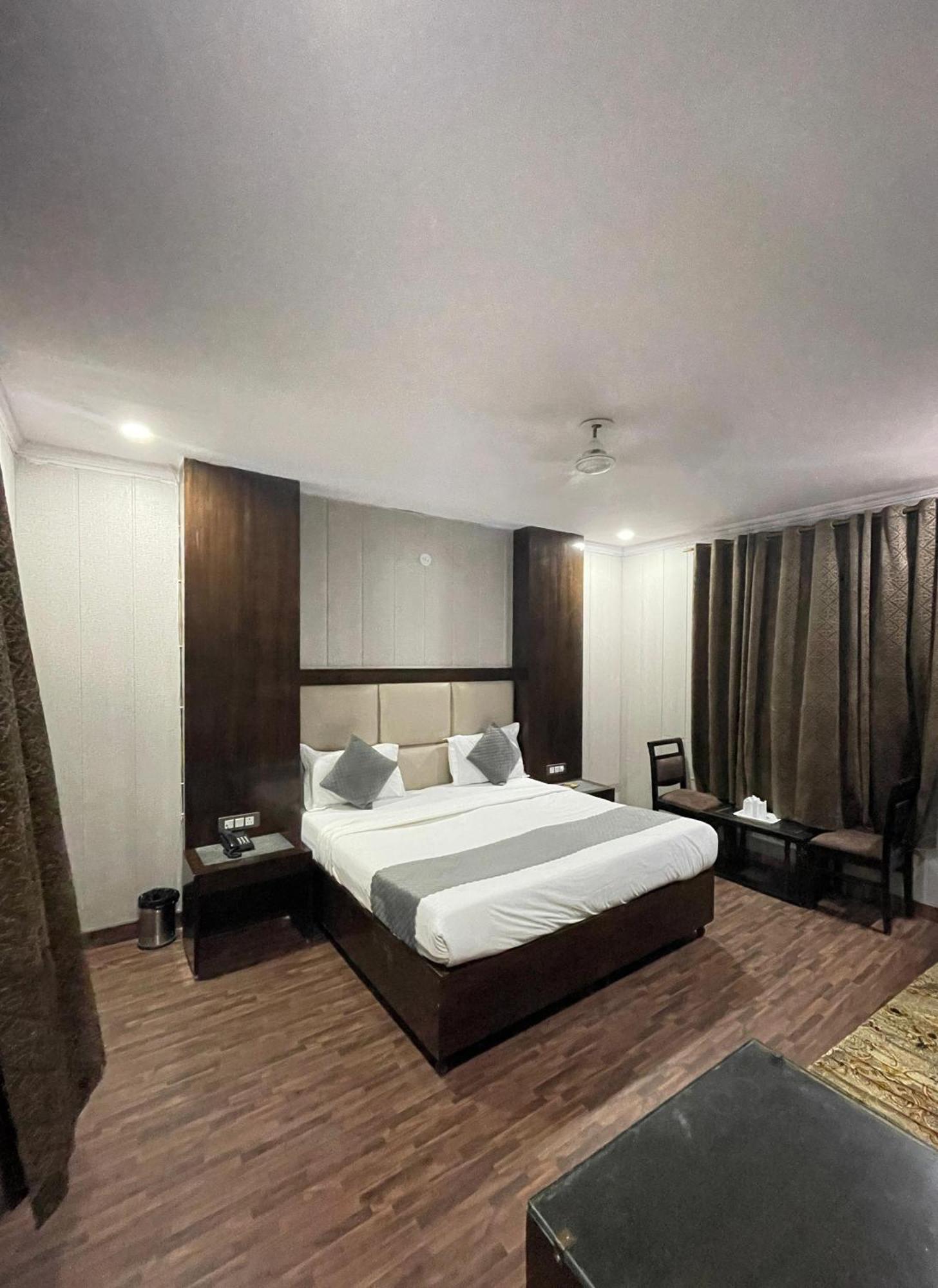 Hotel Radiance Delhi  Ngoại thất bức ảnh